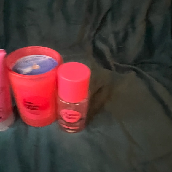 New VS Pink Fresh & Clean Mini Self Care Bundle - Picture 2 of 6